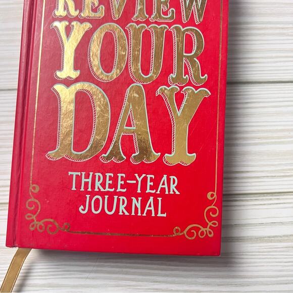 Review Your Day Three Year Journal Writing Self Development Activity Book - Picture 2 of 5